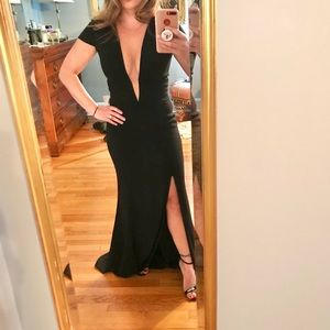 NWOT Dress the Population Leah black plunge gown